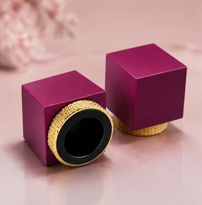 خرید AURÉLIA Cube Luxe Zinc Alloy Perfume Cap با لوگو سفارشی و پایان الکتروپلاستی تولید آنلاین