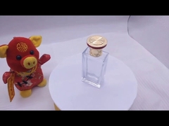 کلاه نشان داده می شود